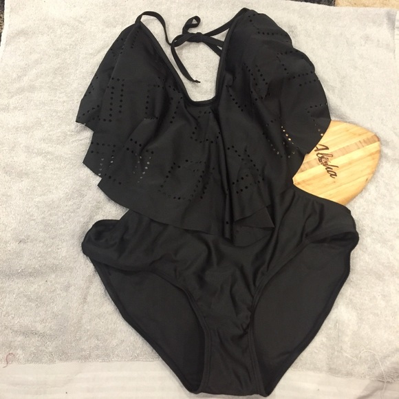 LAST 1 XS🚨Ruffle Open Back Monokini - Picture 2 of 6